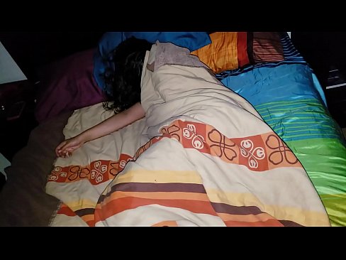 ❤️ Vicfilo kritikante sian junan duonpatrinon dum ŝi dormas. ☑ Porno ĉe eo.xxxifuck.ru ❌️❤